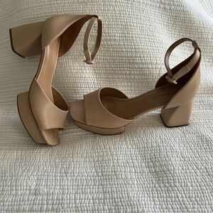Bernardo Beige Block Heel Sandals